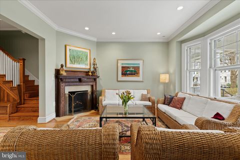 2816 27TH STREET NW WASHINGTON DC 20008