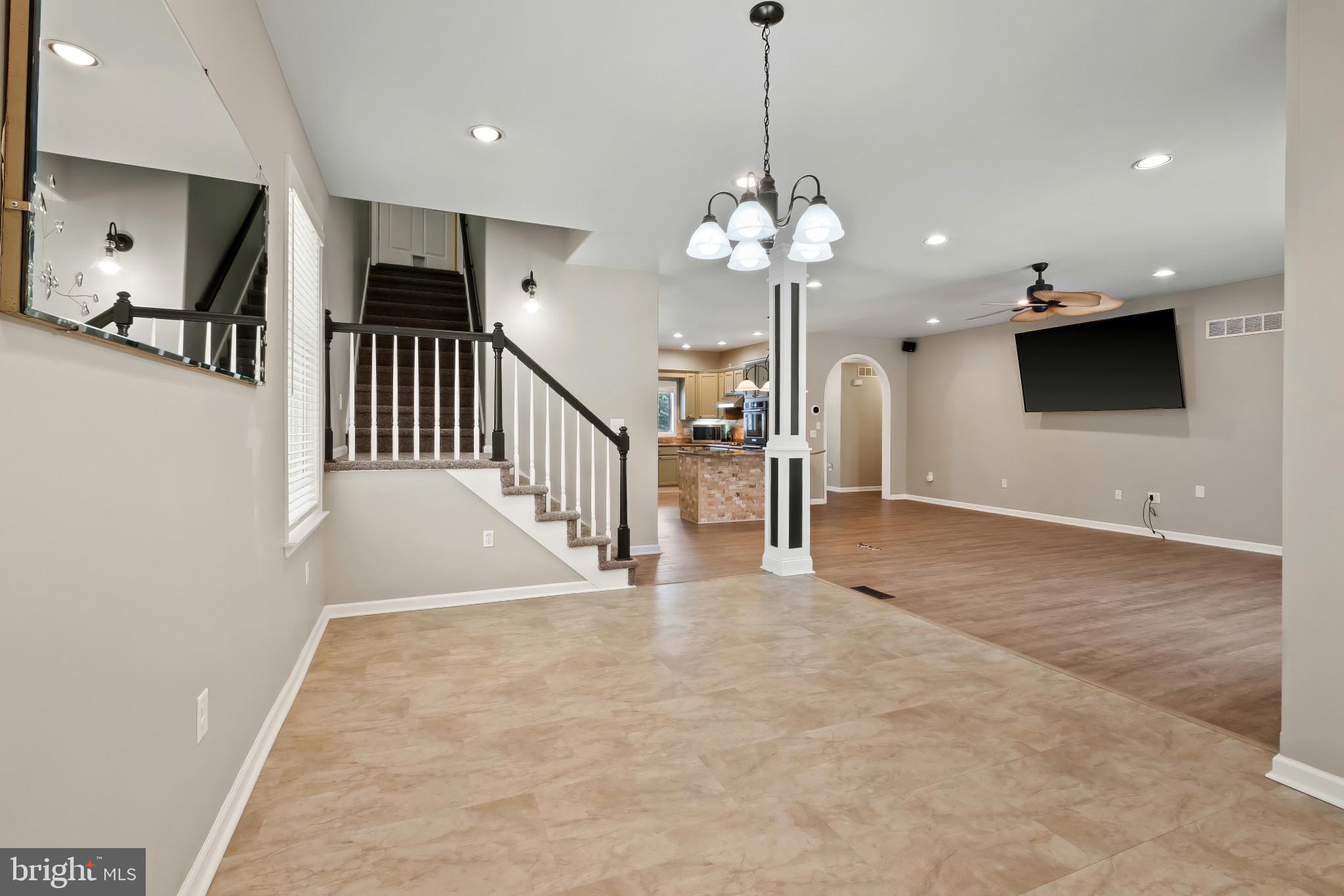 CRESTFIELD - Residential