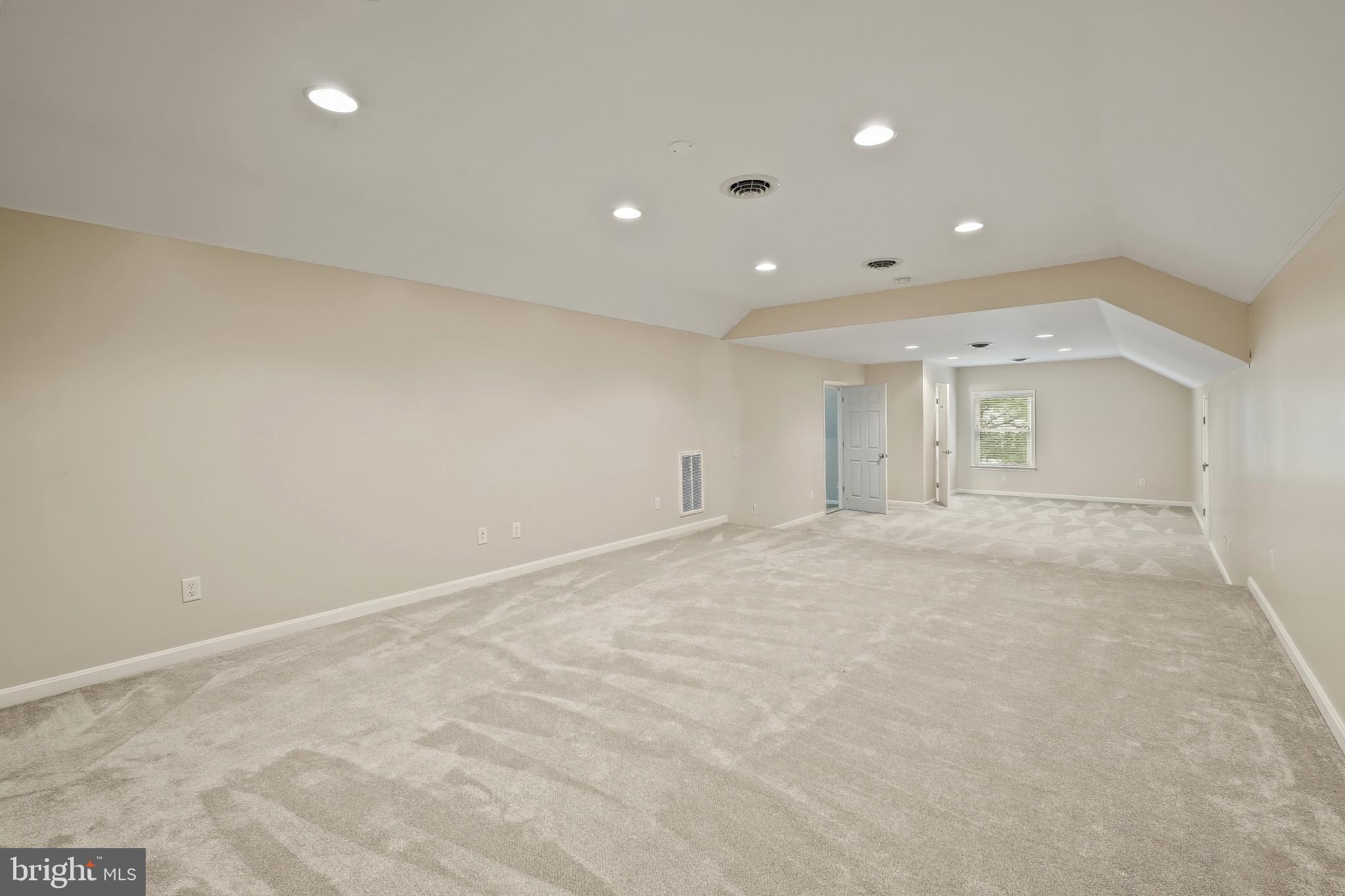 CRESTFIELD - Residential