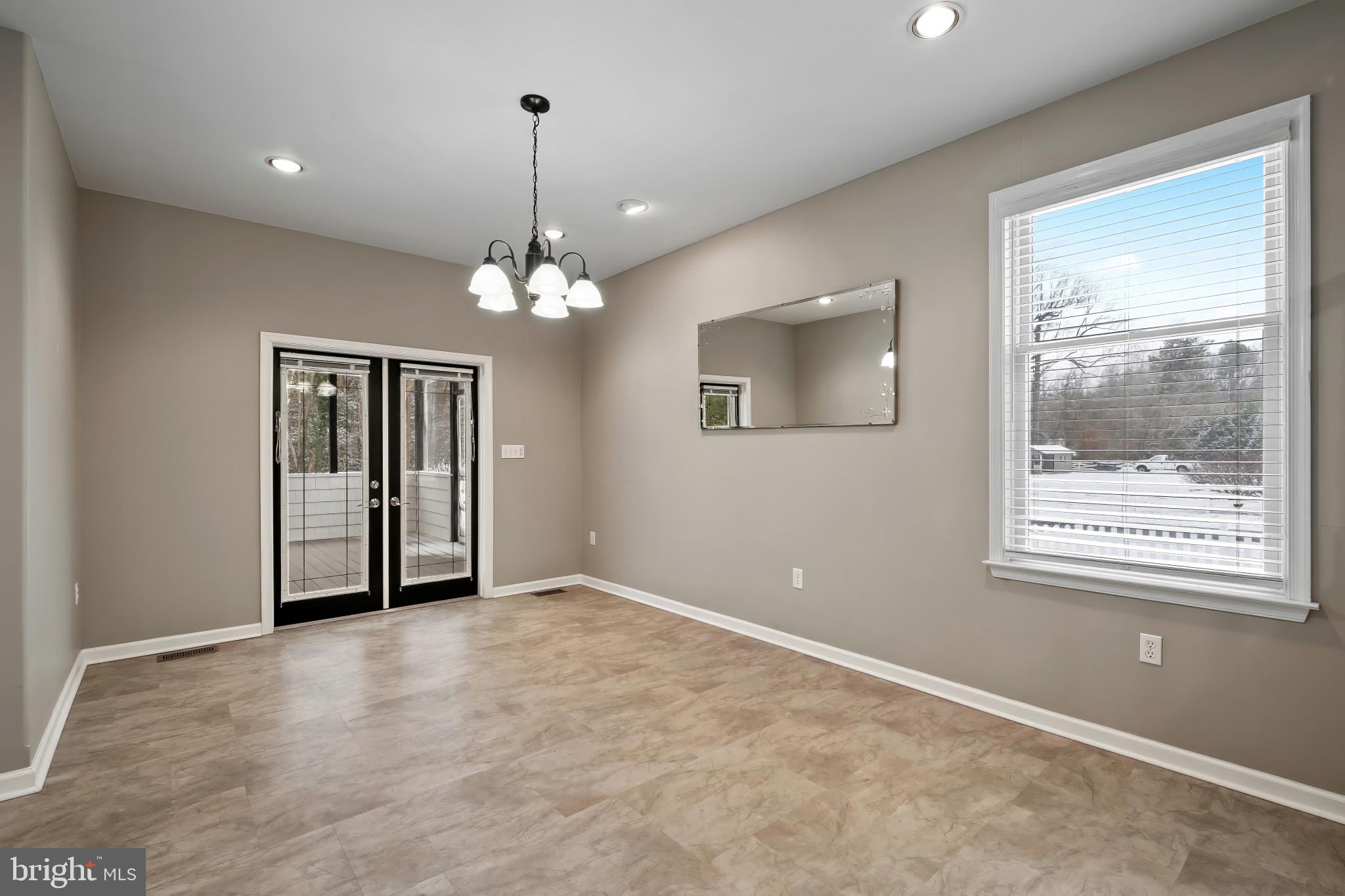 CRESTFIELD - Residential