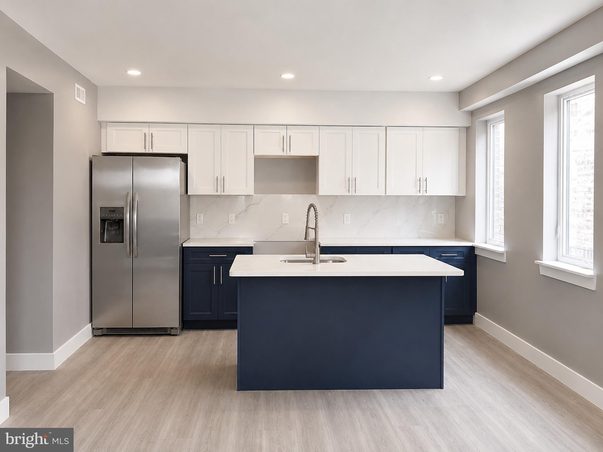 3028 W DAUPHIN STREET 003