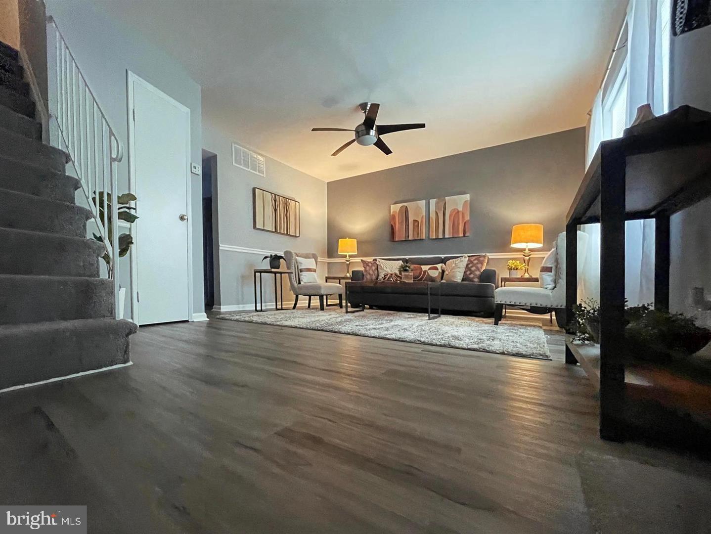 HARFORD SQUARE - Residential