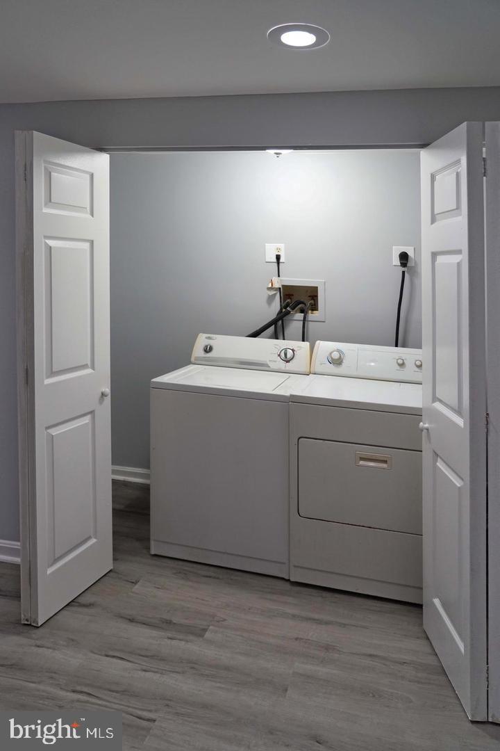 HARFORD SQUARE - Residential