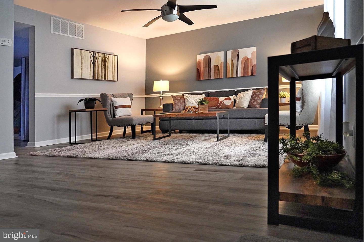 HARFORD SQUARE - Residential