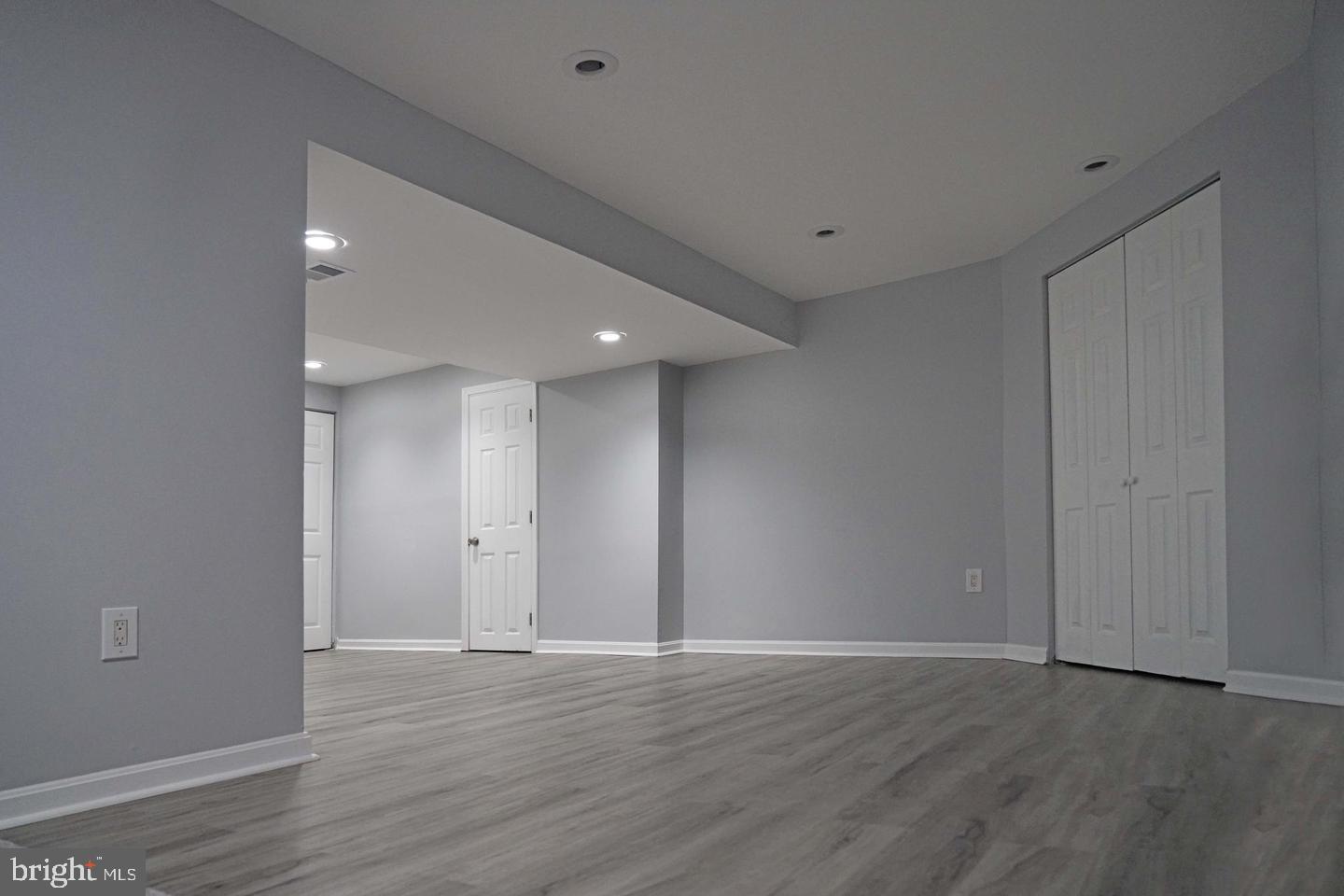 HARFORD SQUARE - Residential