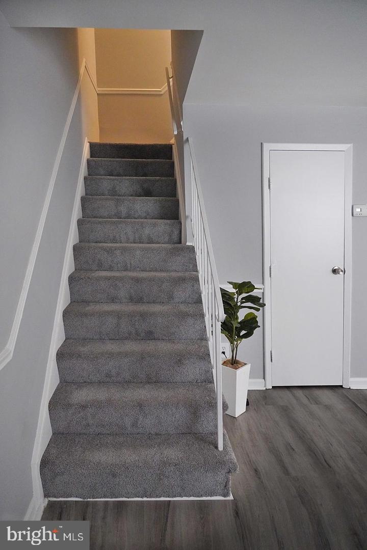 HARFORD SQUARE - Residential