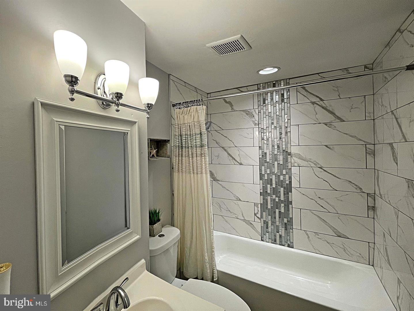 HARFORD SQUARE - Residential