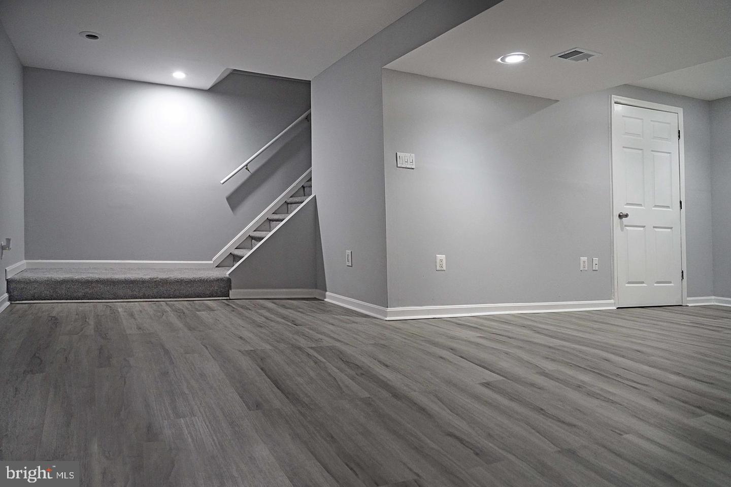 HARFORD SQUARE - Residential