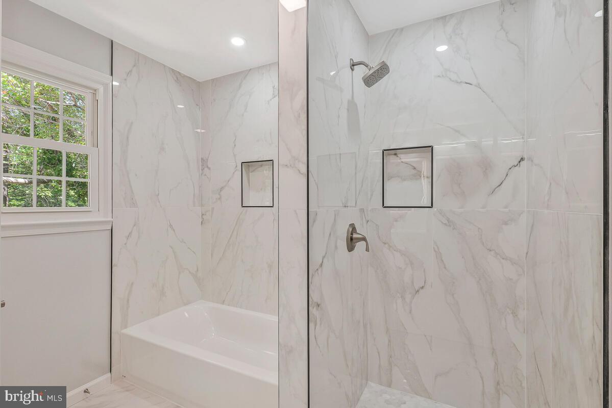 BRYANTOWN HILLS - Residential