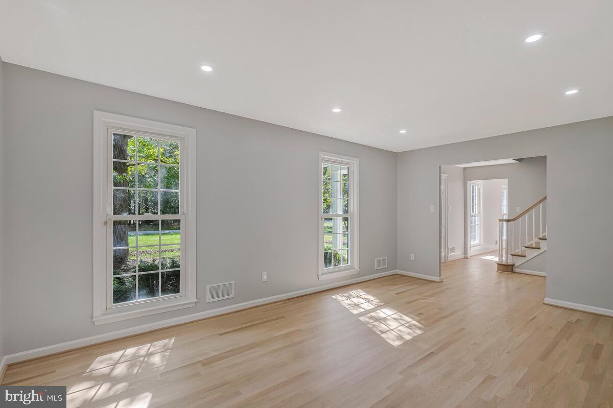 BRYANTOWN HILLS - Residential