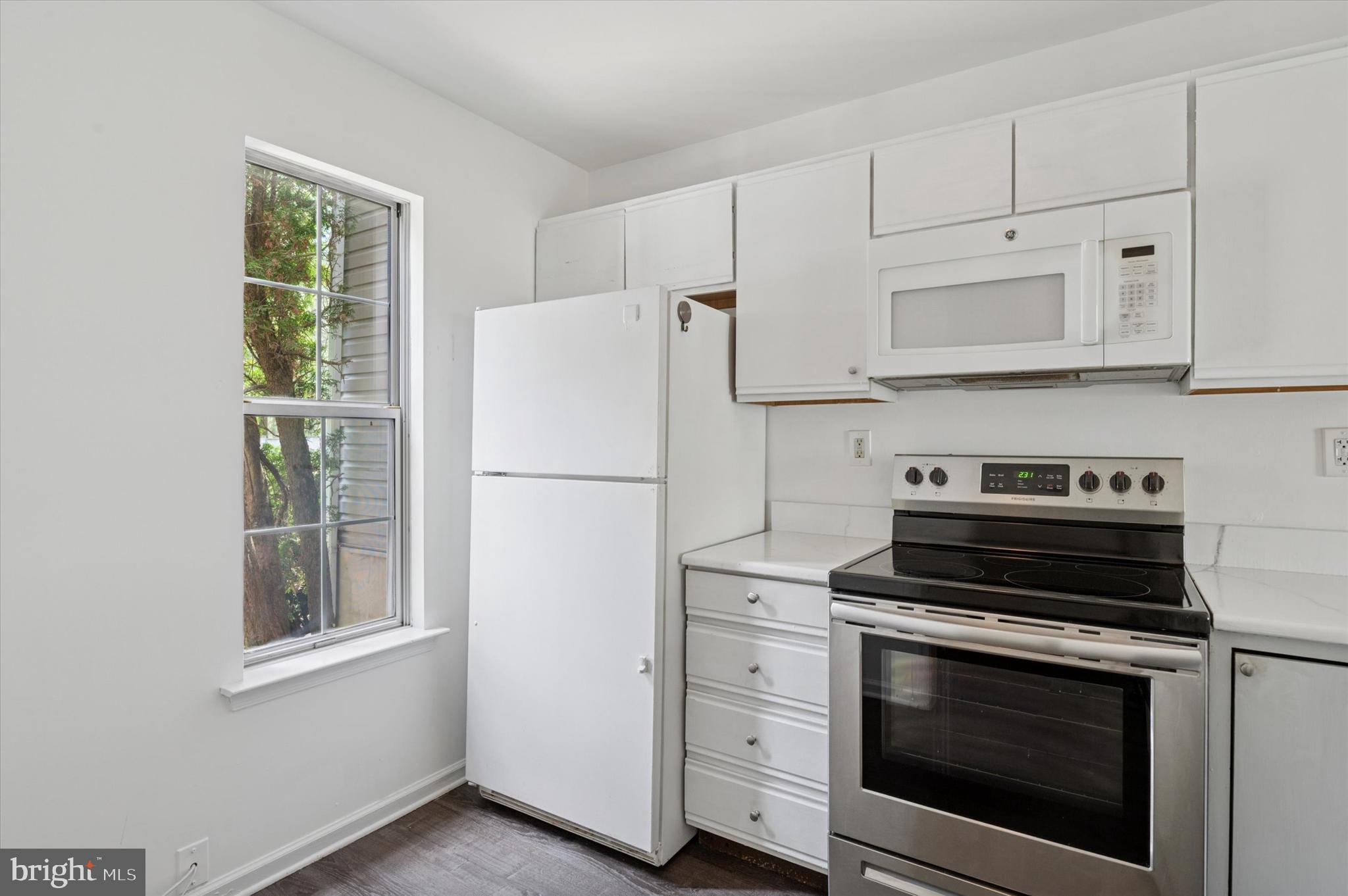 BALLINAHINCH - Residential