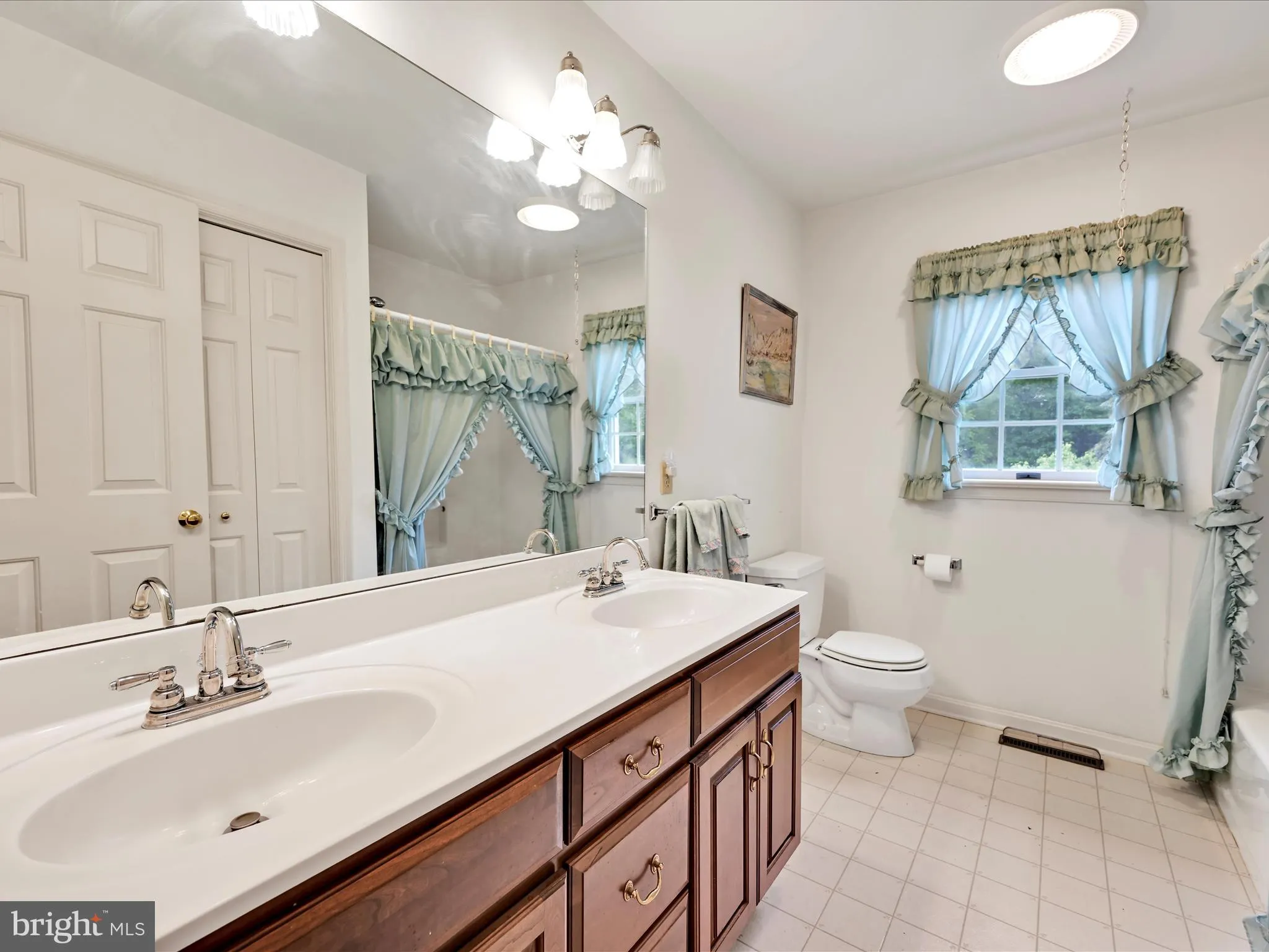 Elizabethtown, Pennsylvania 17022, United States, 4 Bedrooms Bedrooms, ,3 BathroomsBathrooms,Residential,Coming Soon,147346