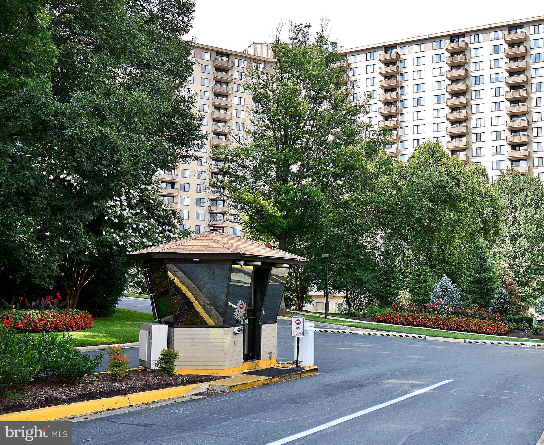 PROMENADE TOWERS - Residential Lease