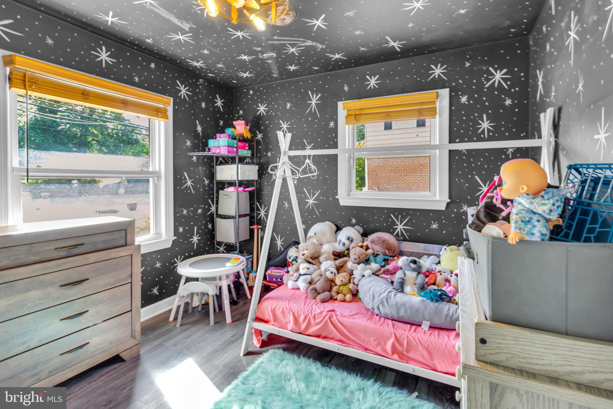 MONTGOMERY ESTATES - Residential