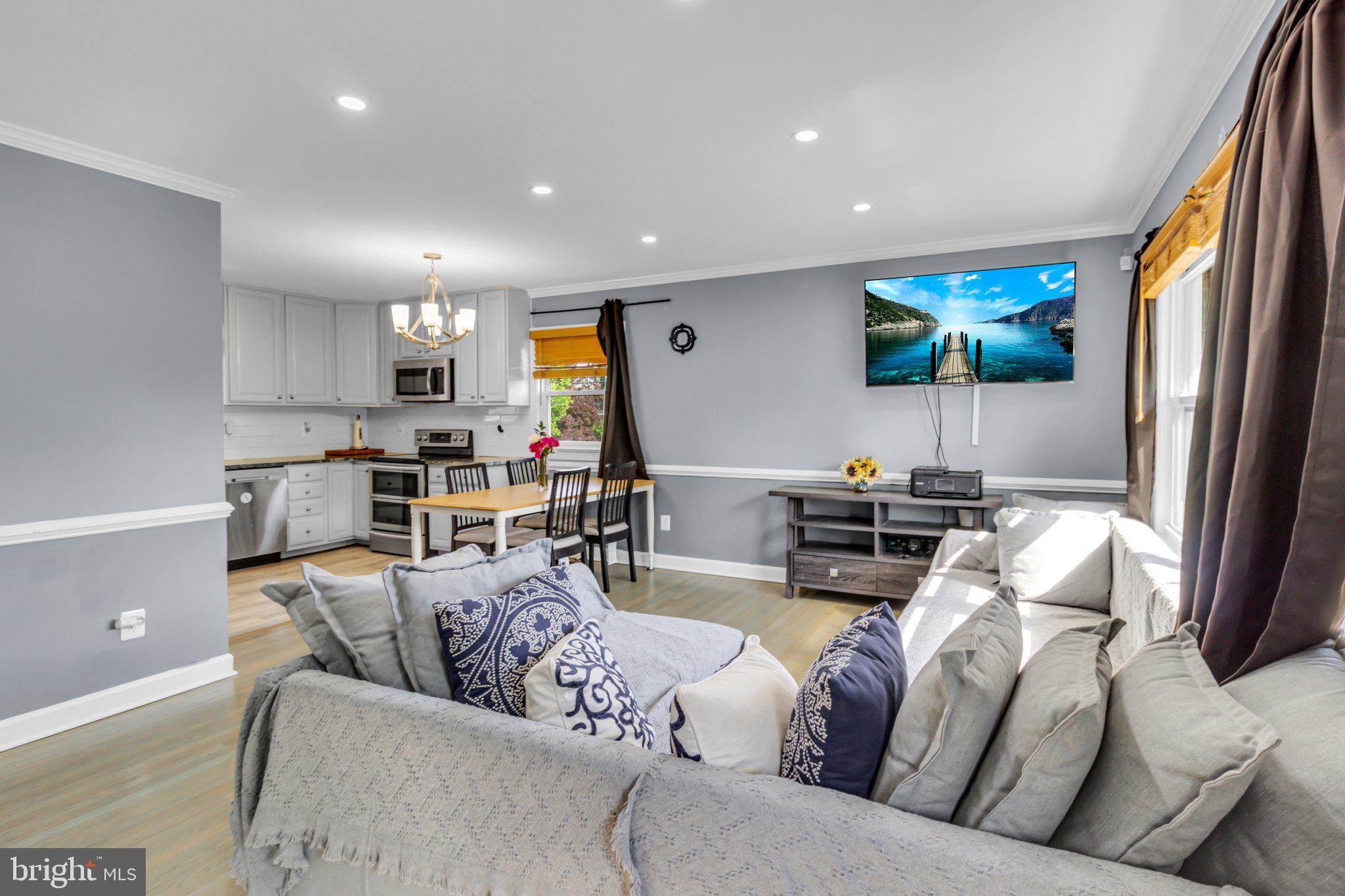 MONTGOMERY ESTATES - Residential