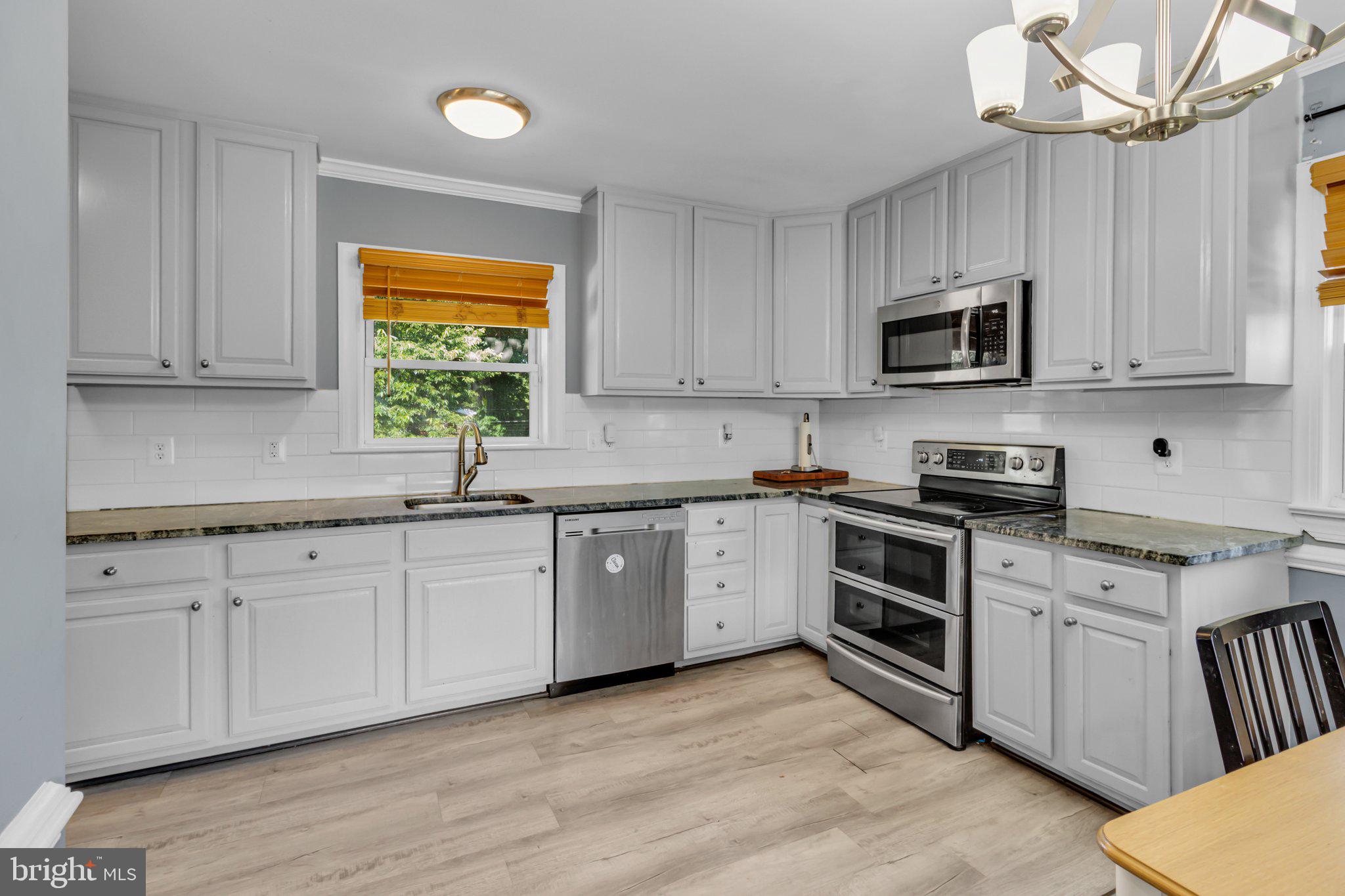 MONTGOMERY ESTATES - Residential