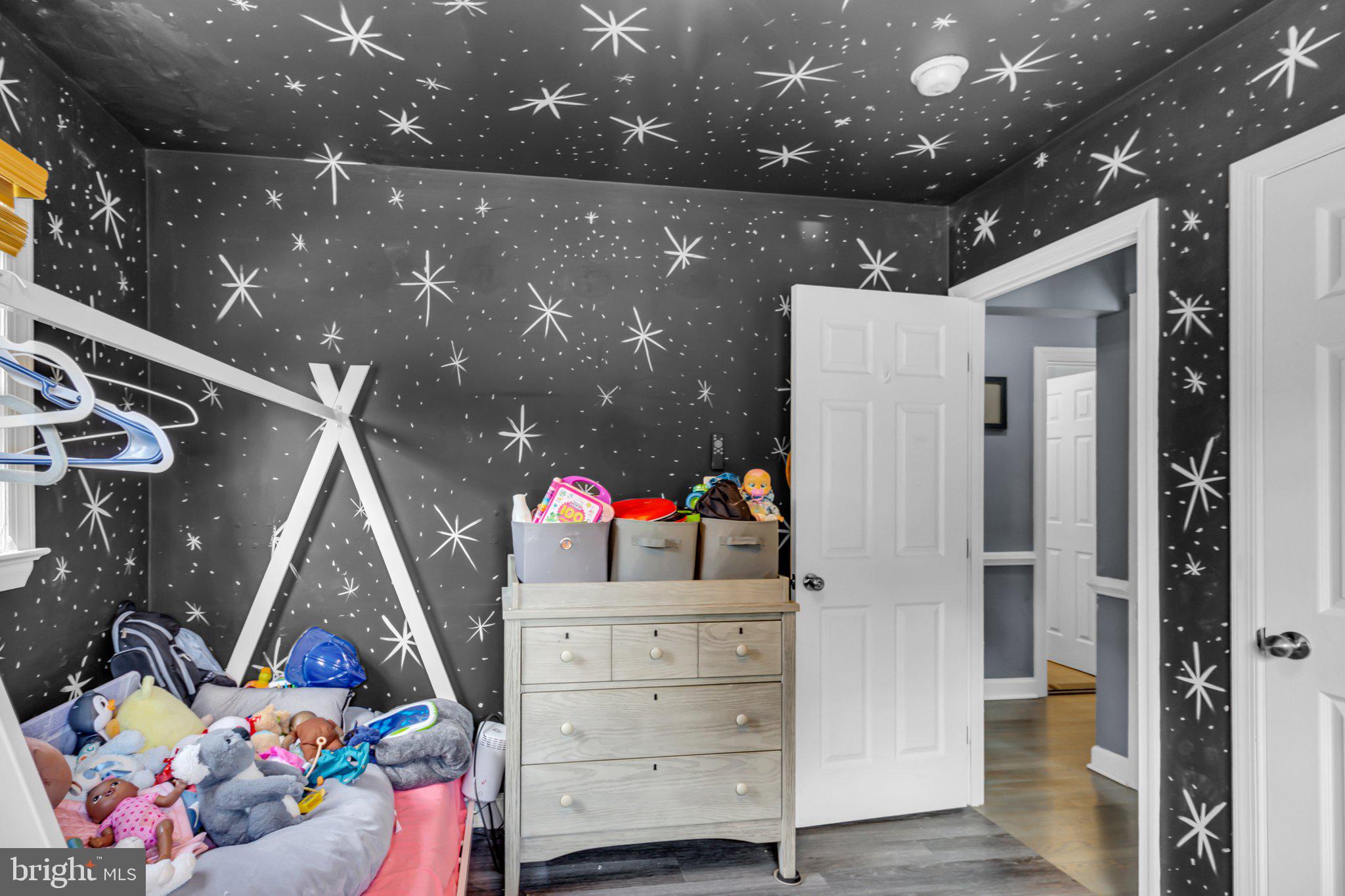 MONTGOMERY ESTATES - Residential