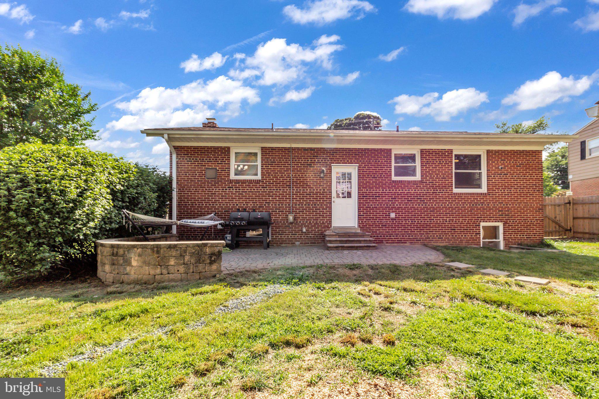 MONTGOMERY ESTATES - Residential