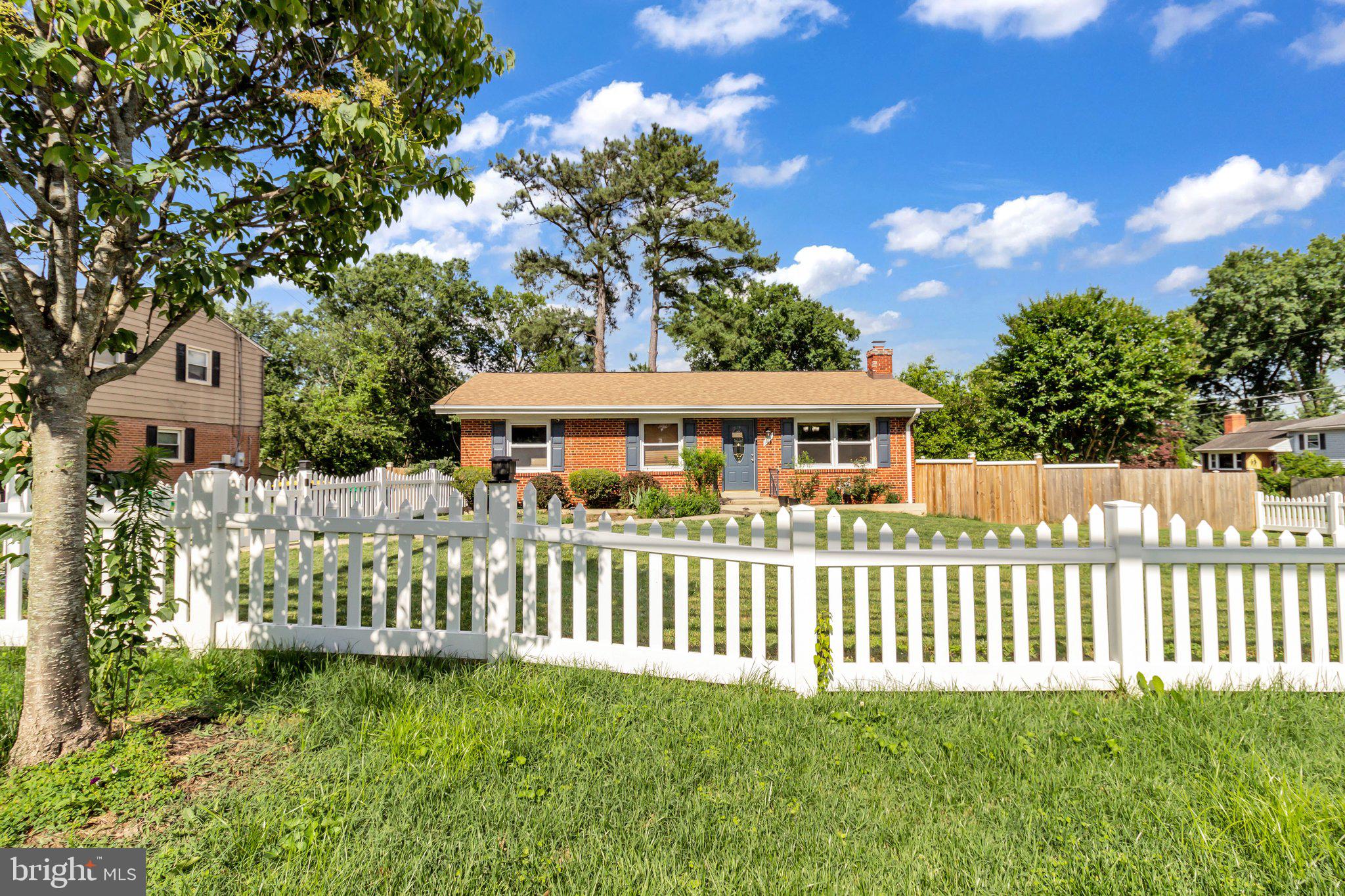 MONTGOMERY ESTATES - Residential