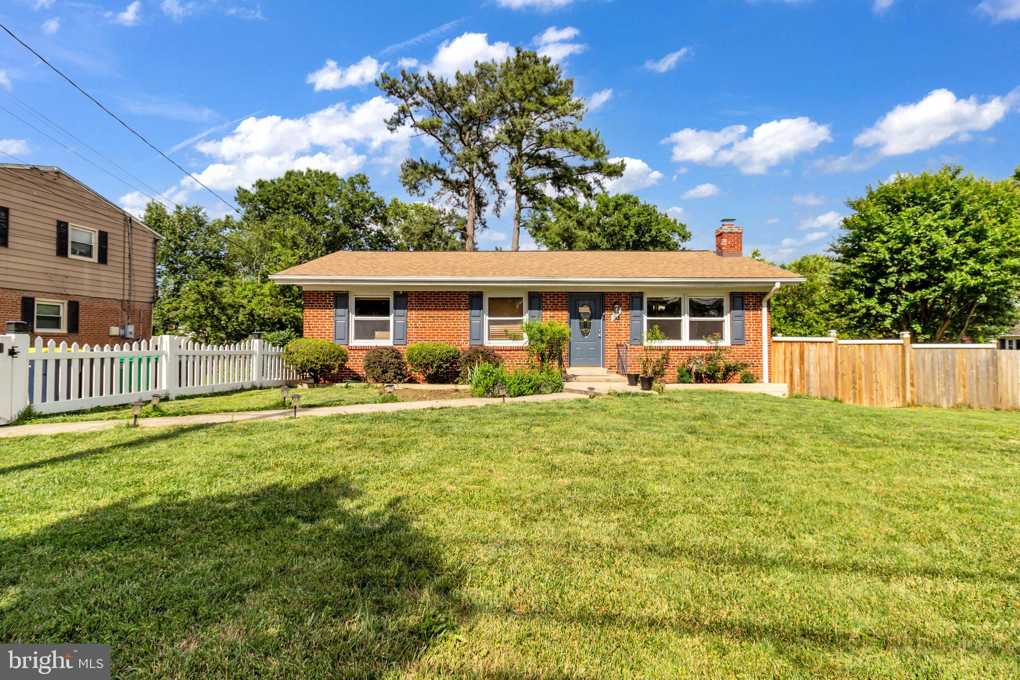 MONTGOMERY ESTATES - Residential