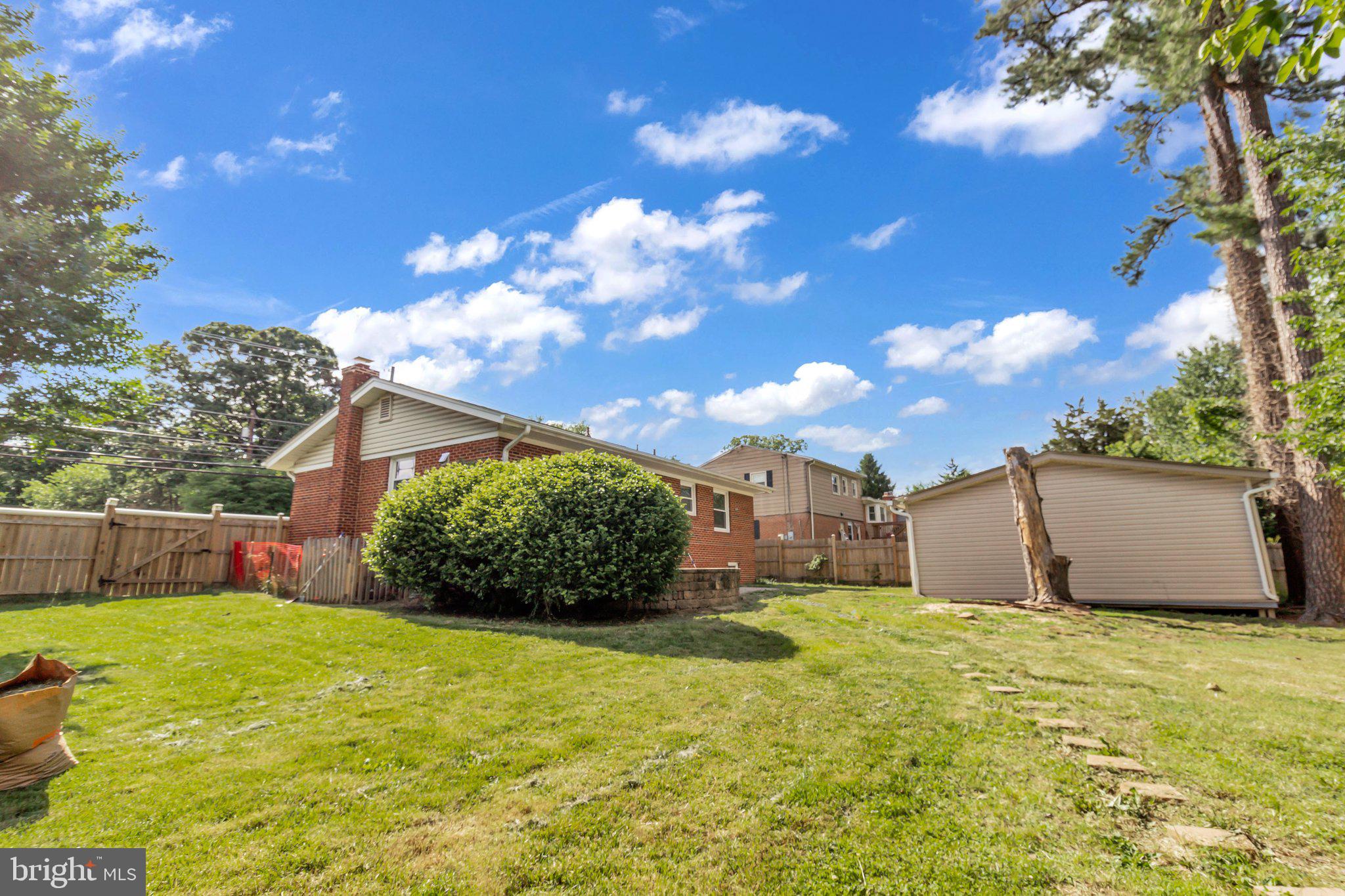 MONTGOMERY ESTATES - Residential