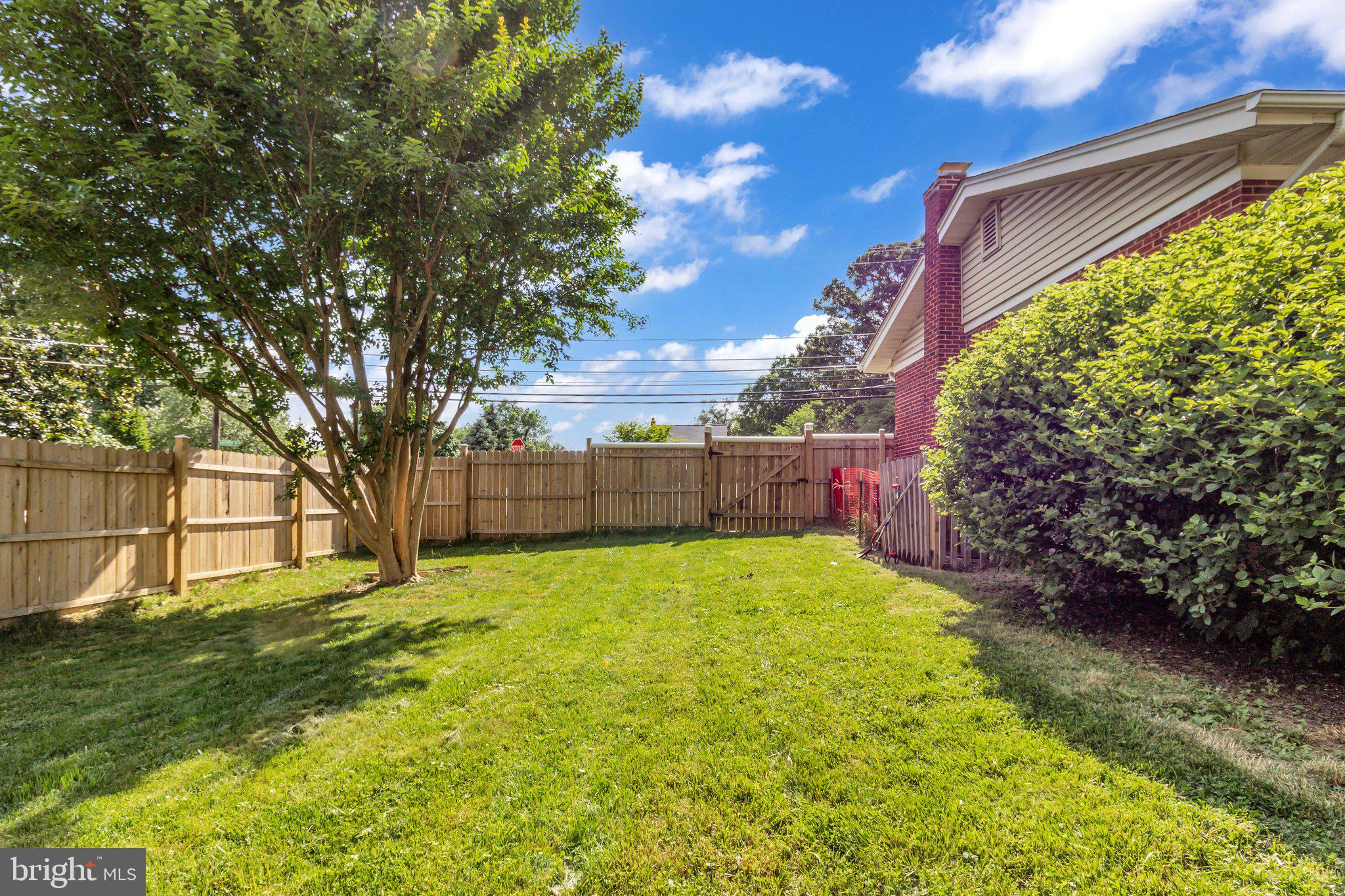 MONTGOMERY ESTATES - Residential