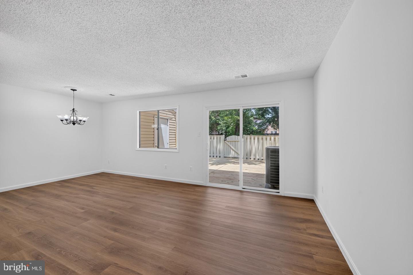 28 WEDGEDALE DRIVE