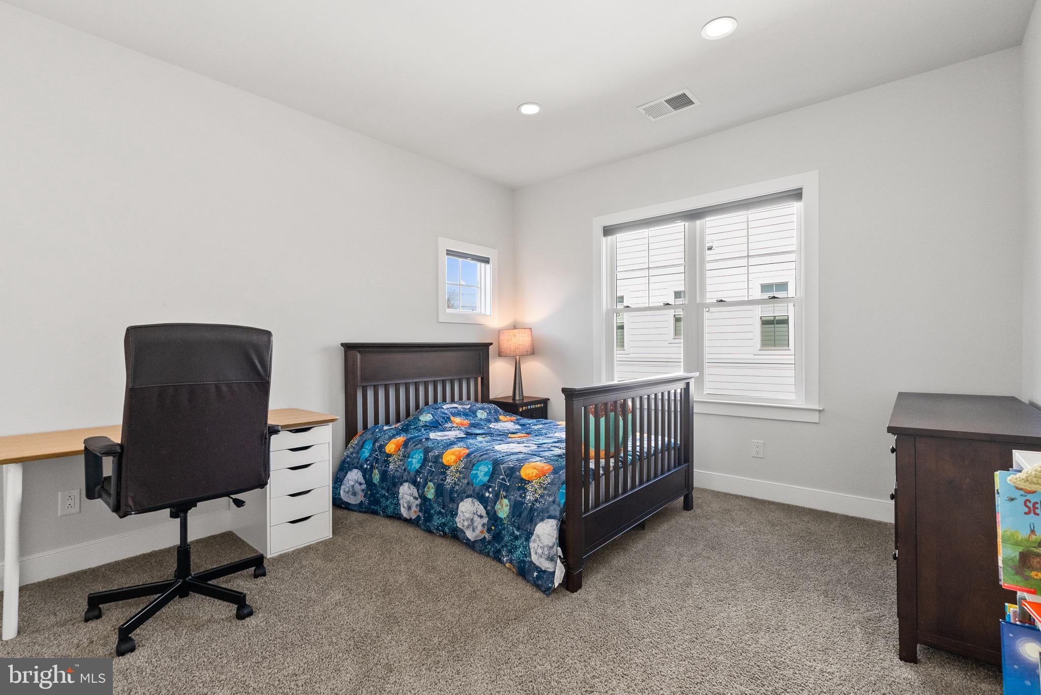 PLYMOUTH HAVEN - Residential