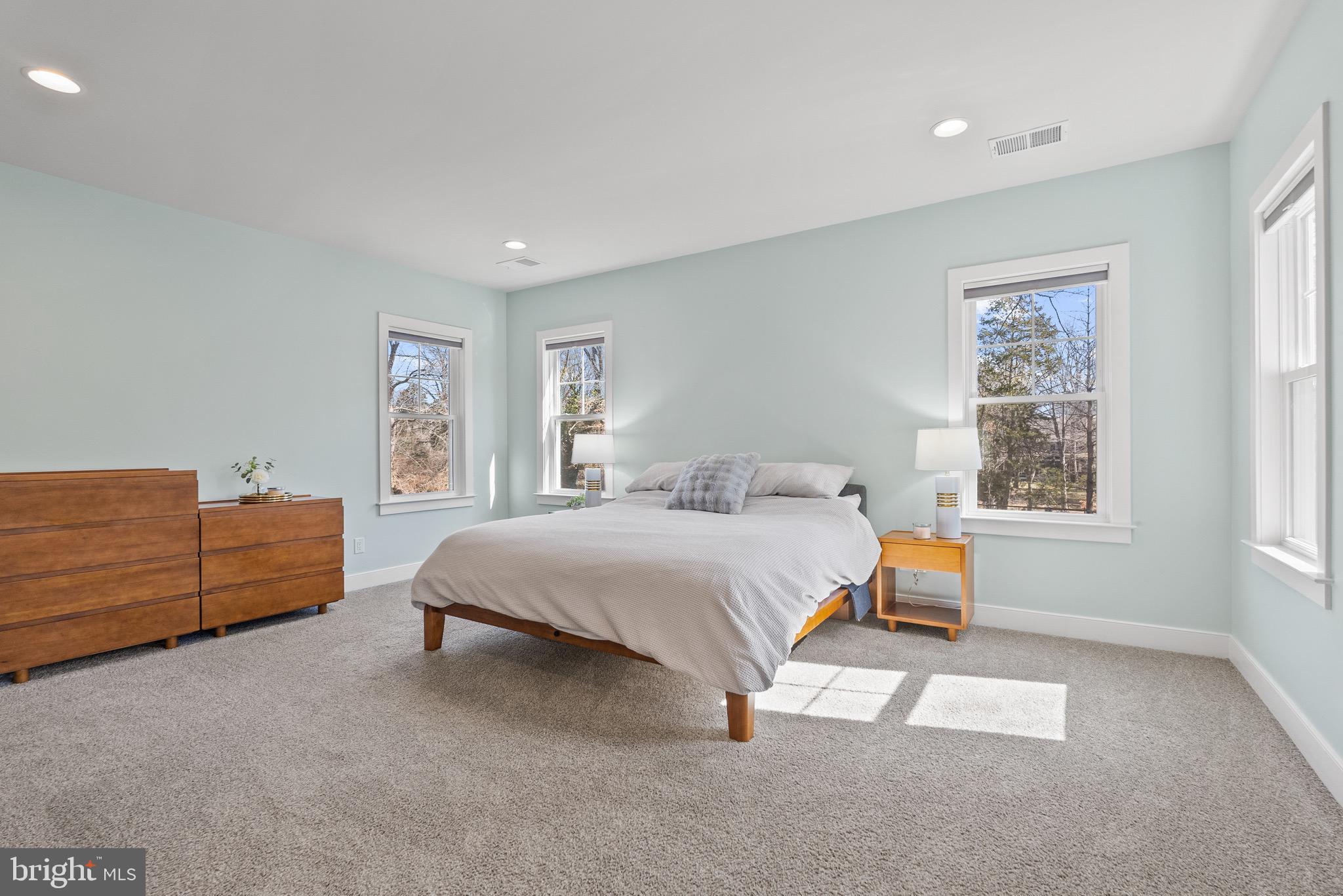 PLYMOUTH HAVEN - Residential