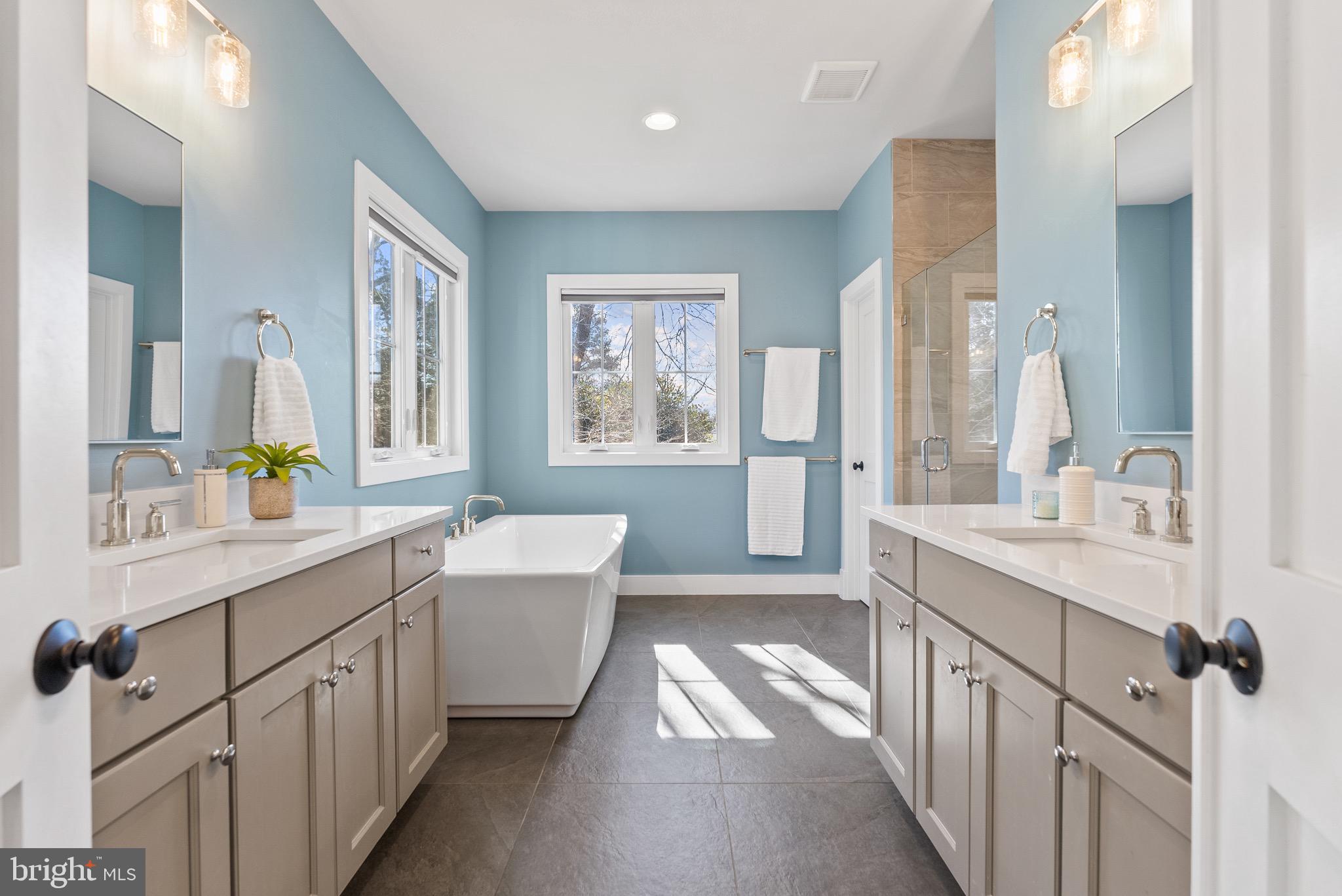 PLYMOUTH HAVEN - Residential