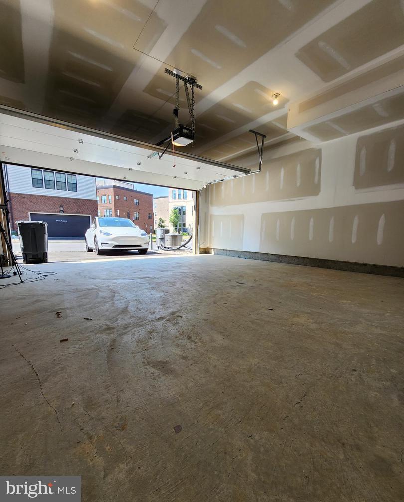 UNION PARK AT MCLEAN - Residential Lease