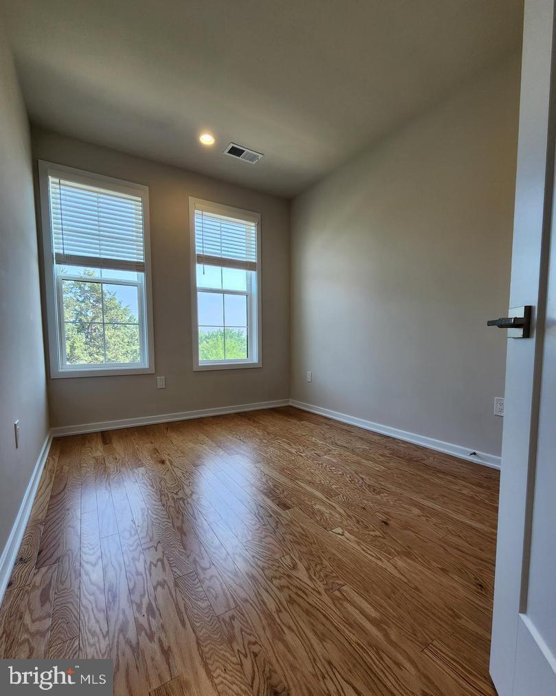 UNION PARK AT MCLEAN - Residential Lease