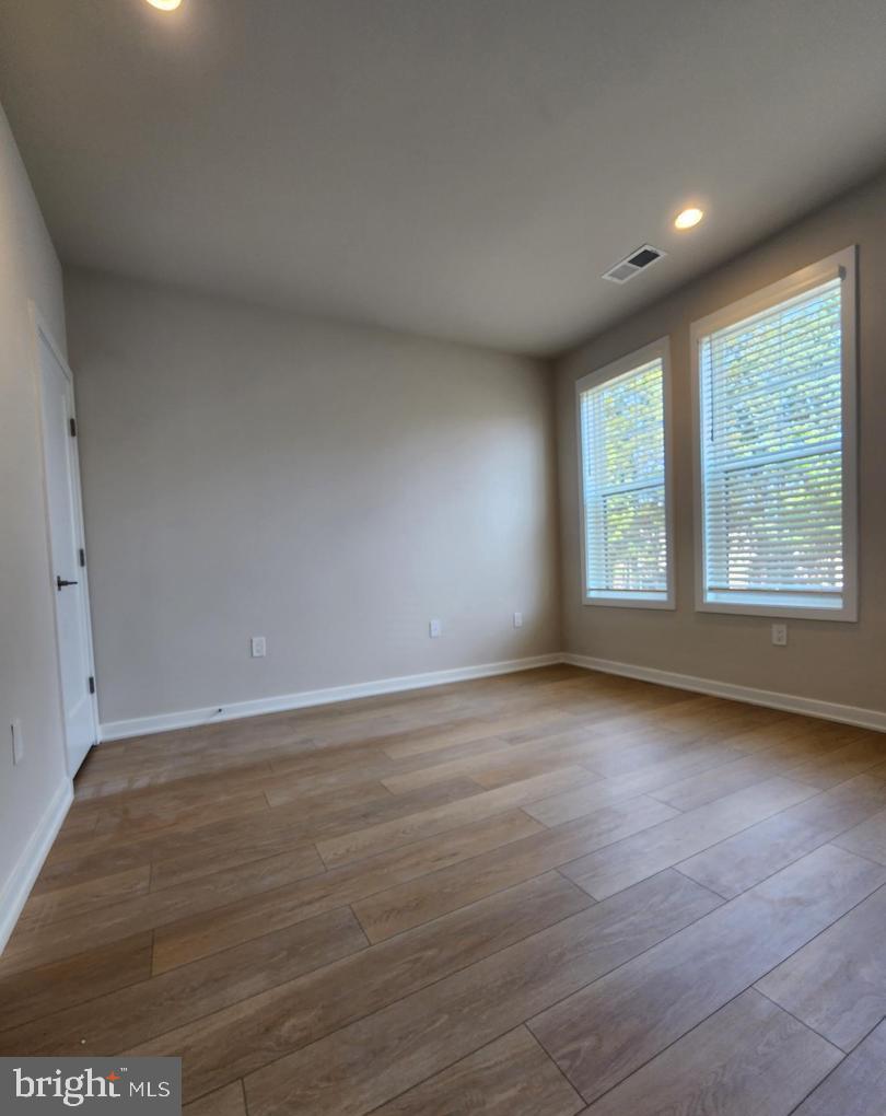 UNION PARK AT MCLEAN - Residential Lease