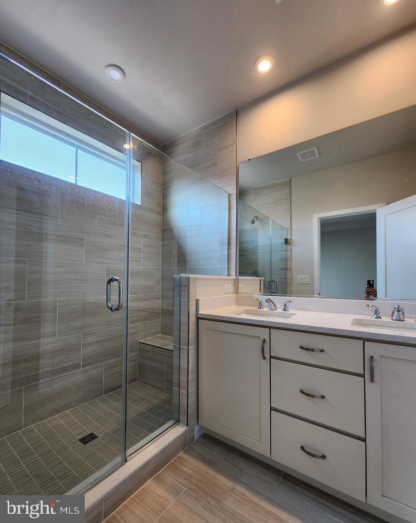 UNION PARK AT MCLEAN - Residential Lease