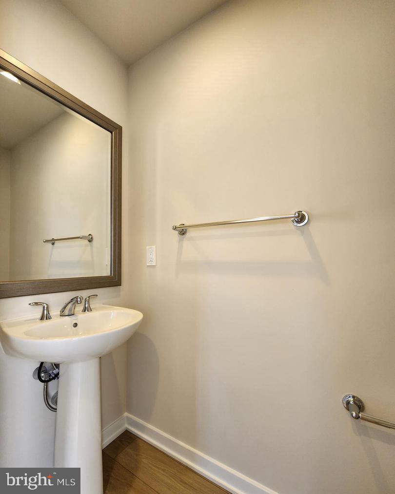 UNION PARK AT MCLEAN - Residential Lease