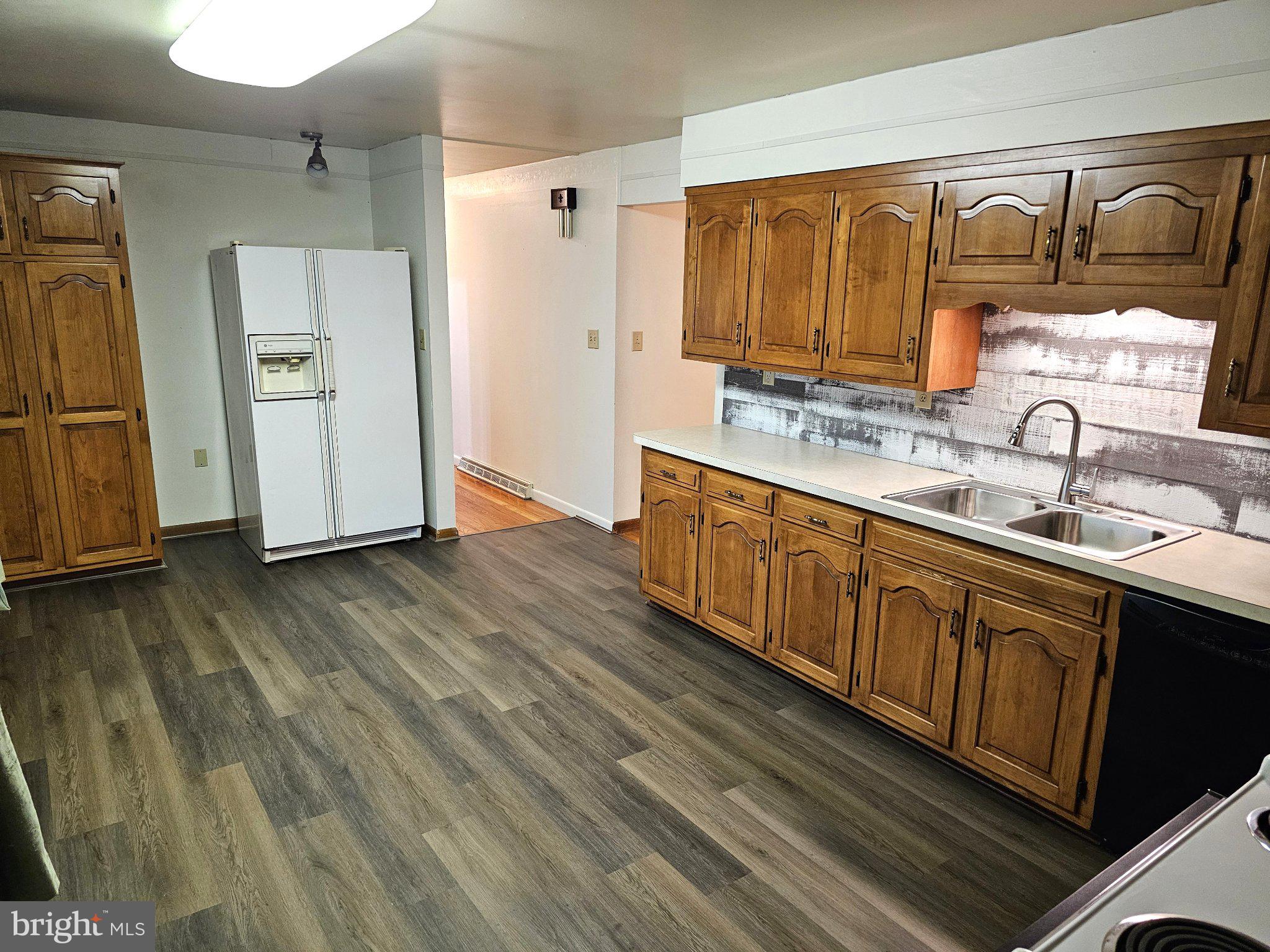 820 W 5TH STREET W
