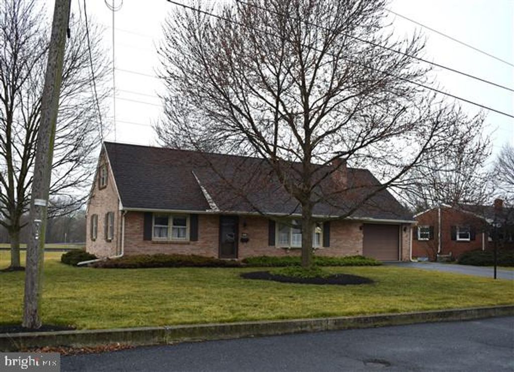 Photo of 6250 SUNDRA DR, EAST PETERSBURG, PA 17520 (MLS # PALA2032122)