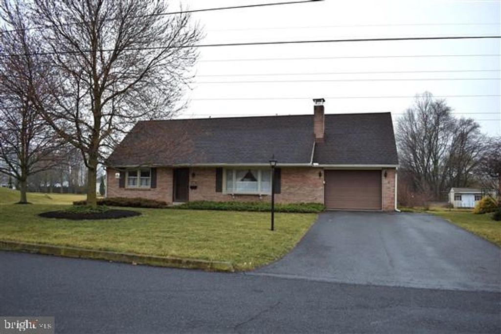 Photo of 6250 SUNDRA DR, EAST PETERSBURG, PA 17520 (MLS # PALA2032122)