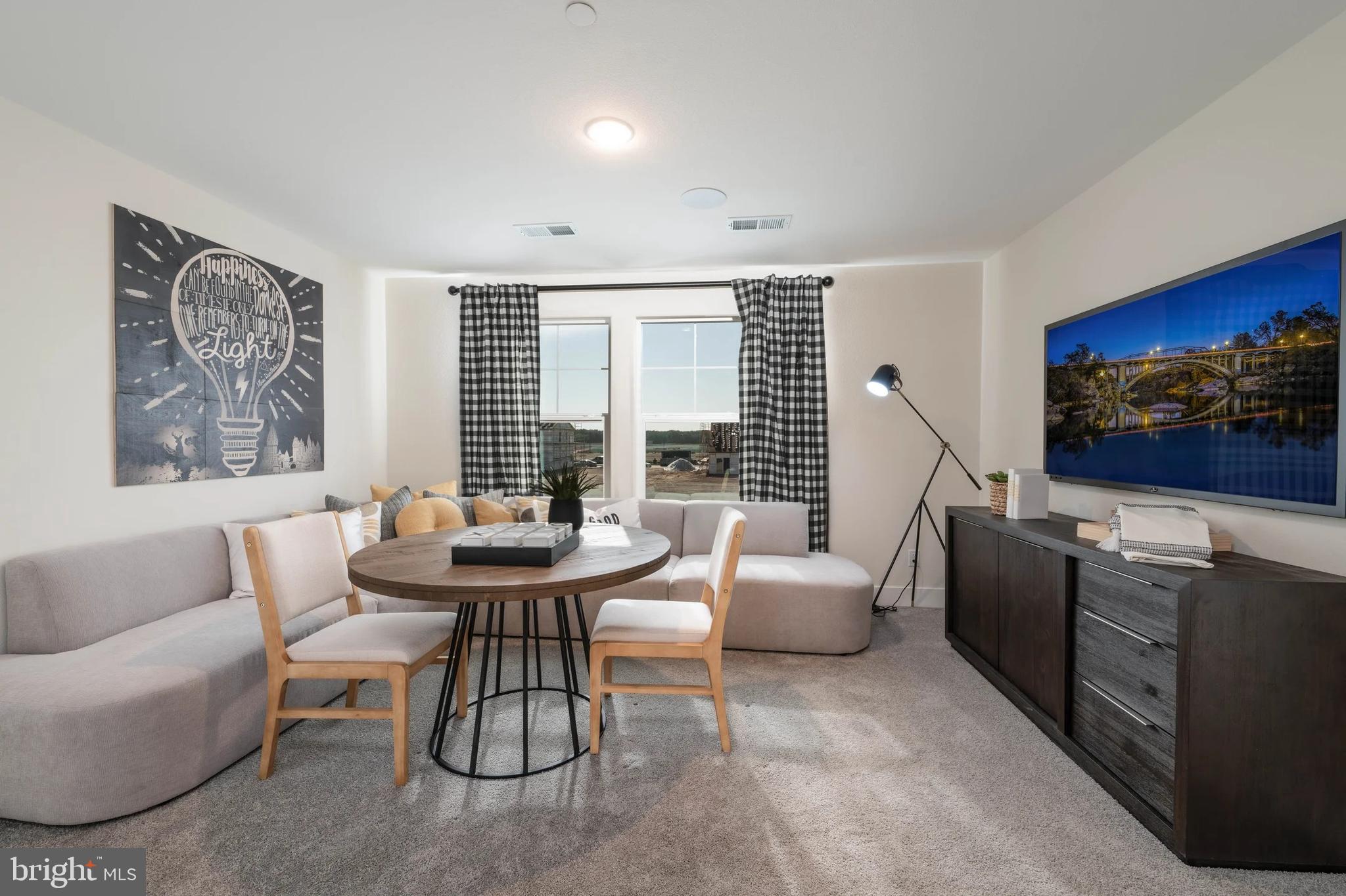 HUNTWELL WEST - Residential