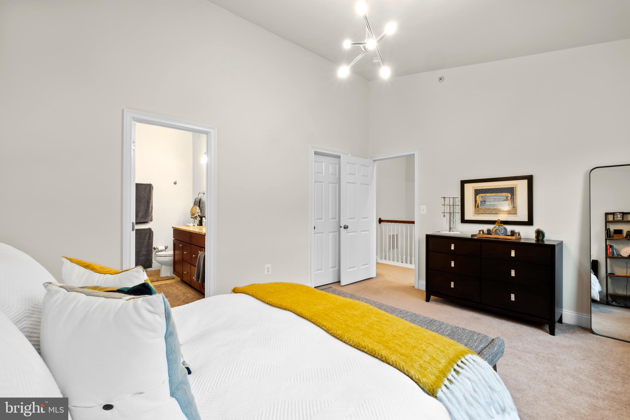 NAVAL SQUARE - Residential