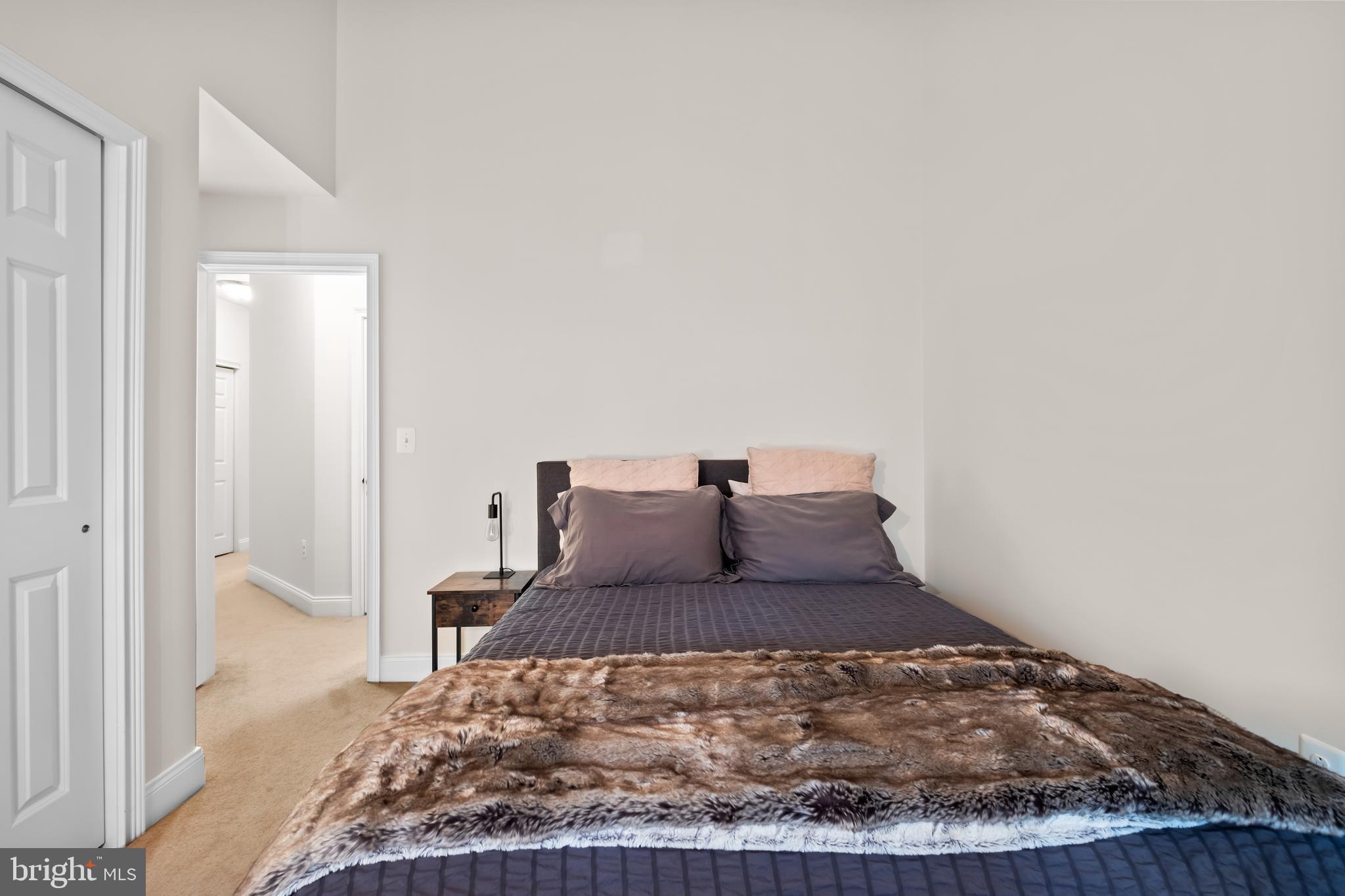 NAVAL SQUARE - Residential