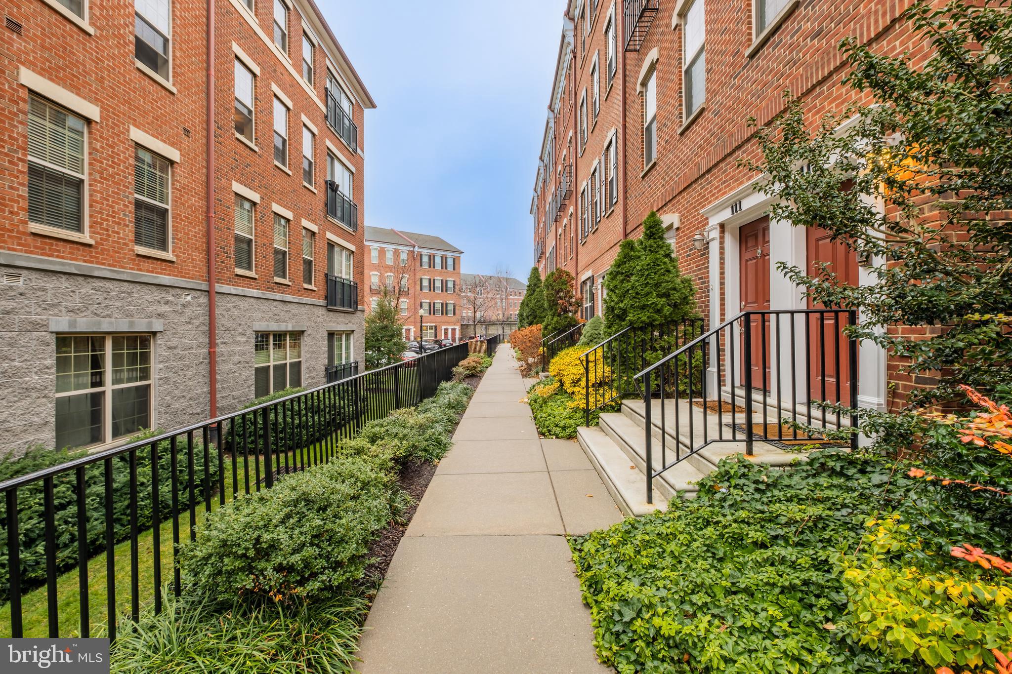 NAVAL SQUARE - Residential