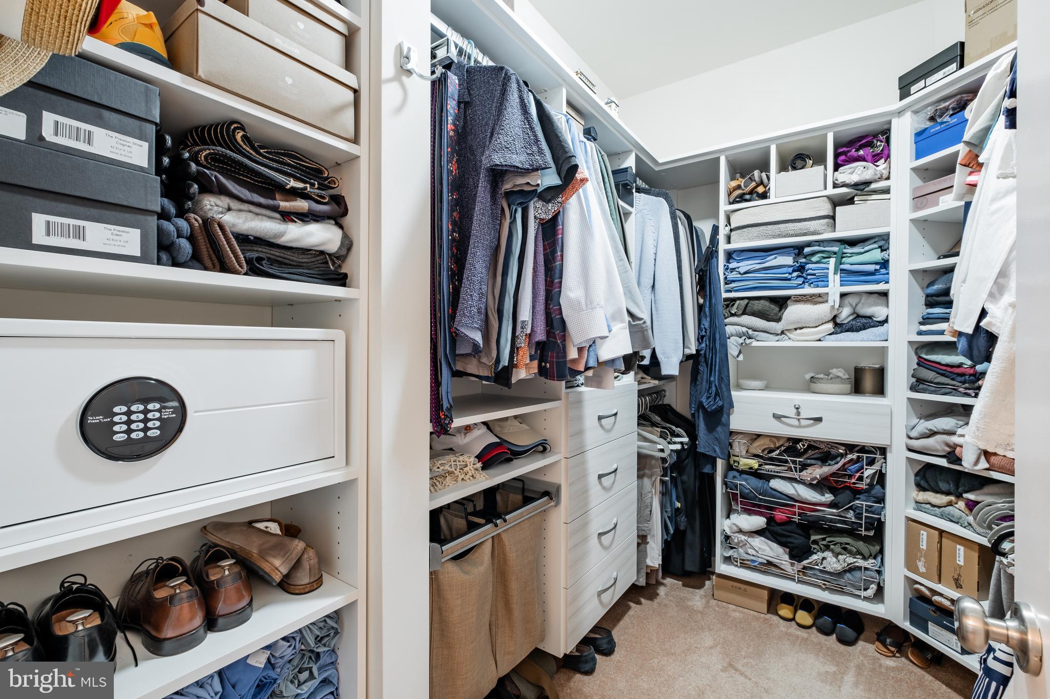 NAVAL SQUARE - Residential