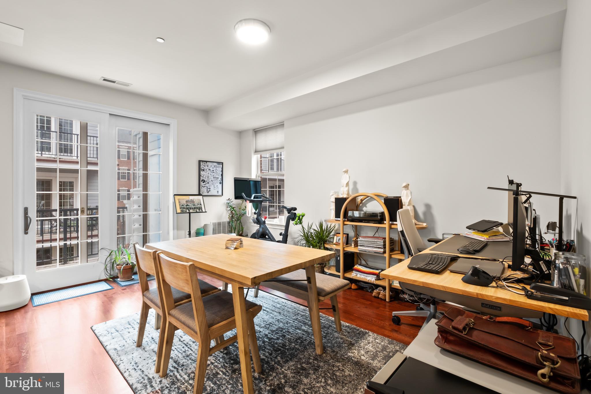 NAVAL SQUARE - Residential