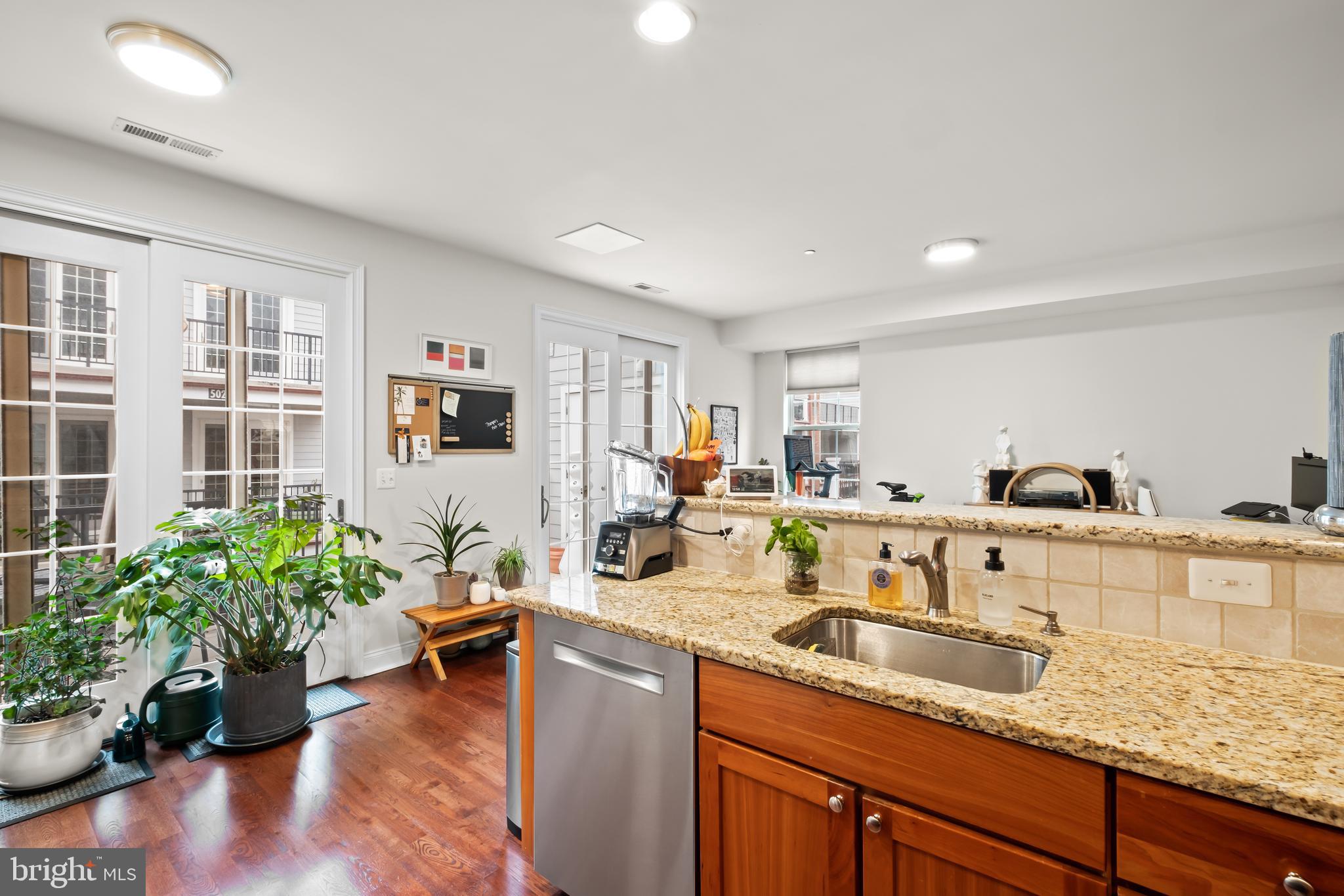 NAVAL SQUARE - Residential