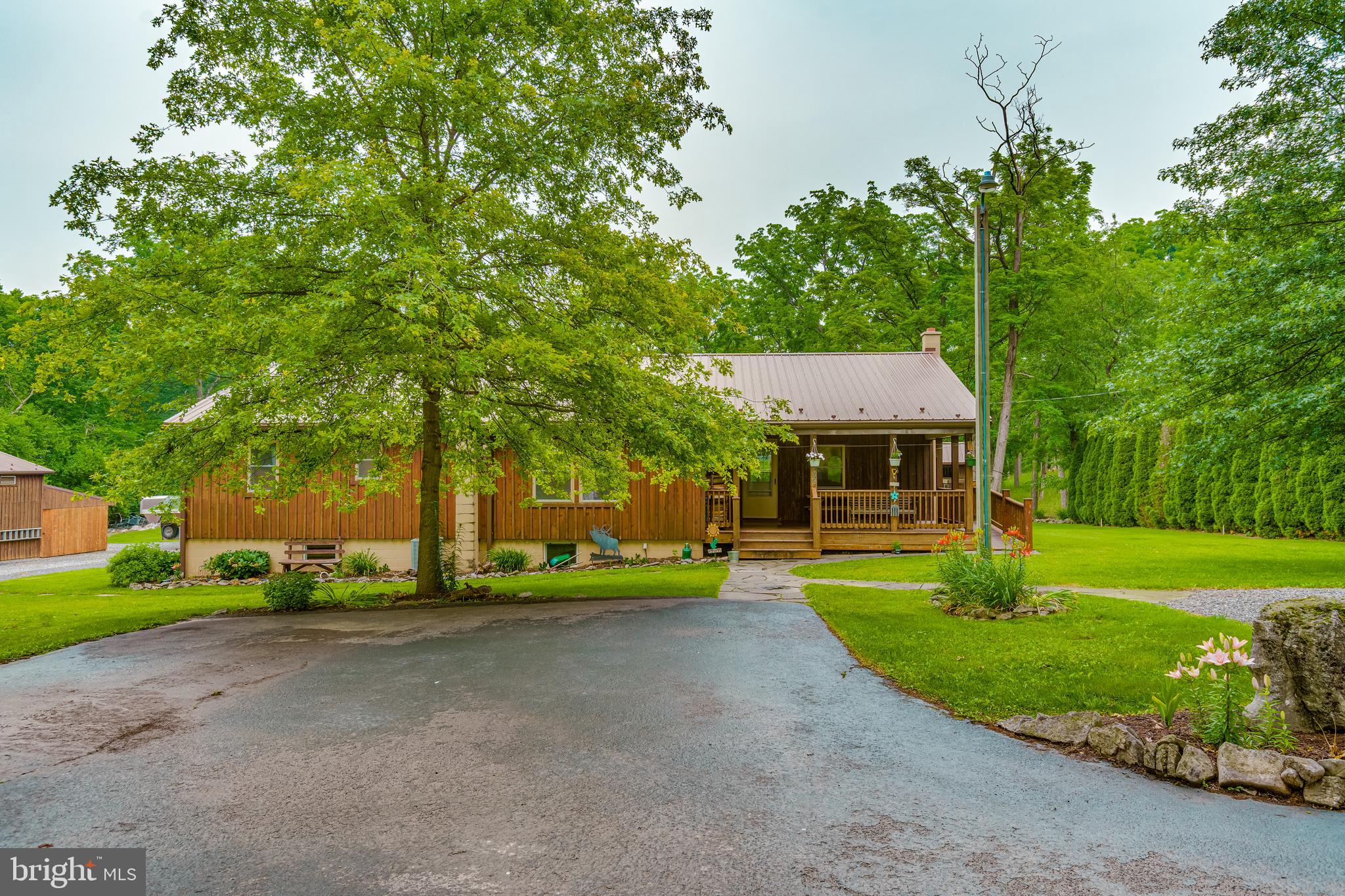 1489 ROXBURY ROAD
