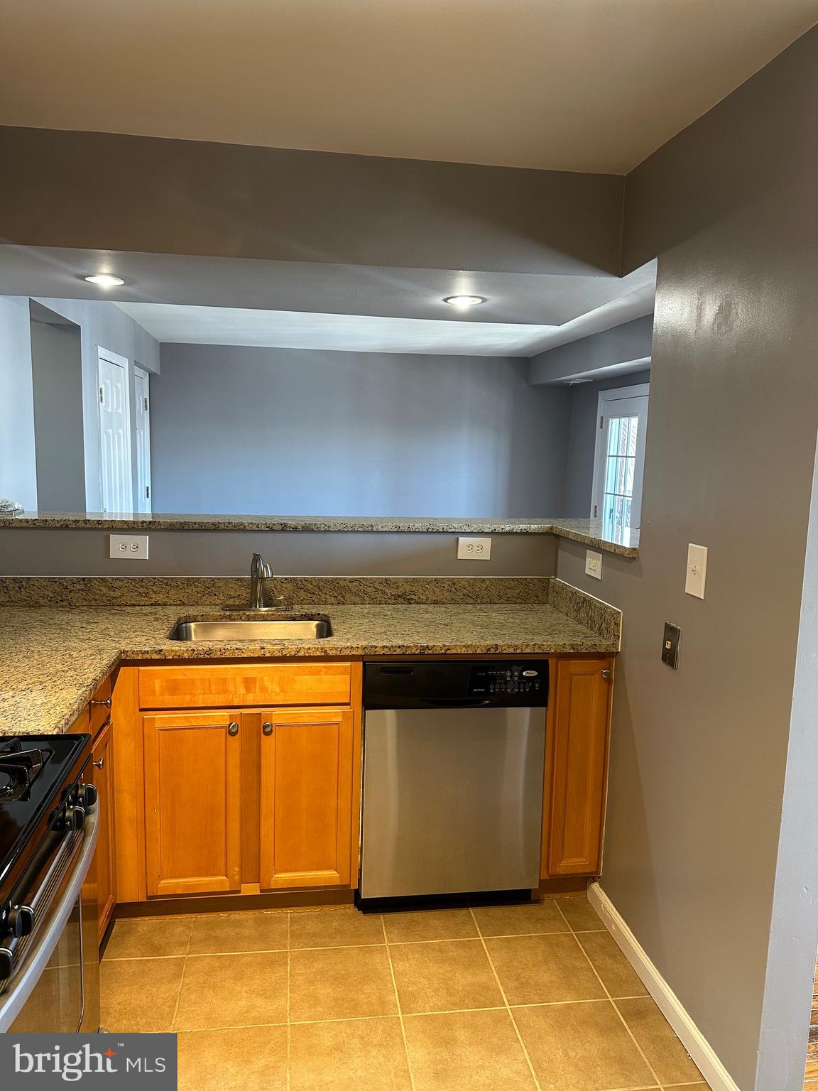 MARKHAM VIEW - Residential Lease