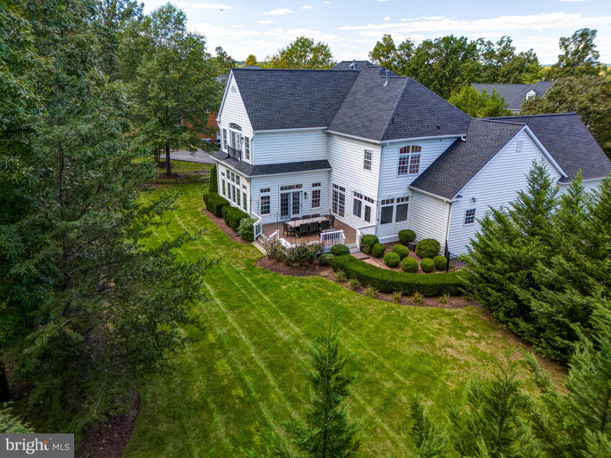 RIVER CREEK - Residential