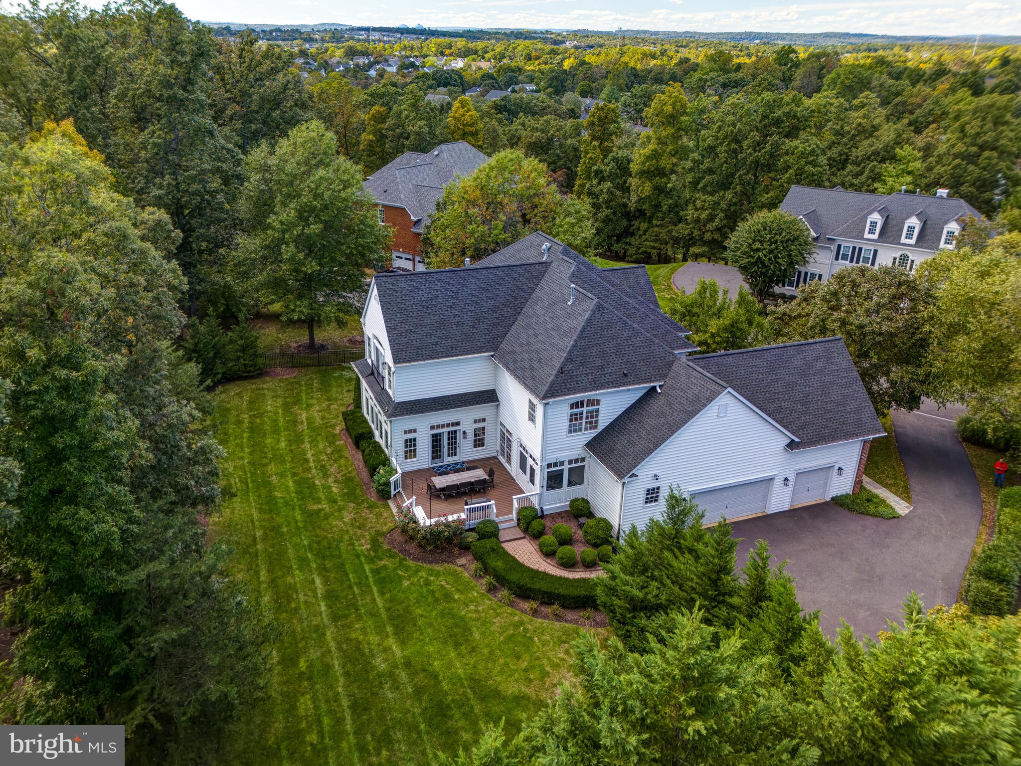 RIVER CREEK - Residential