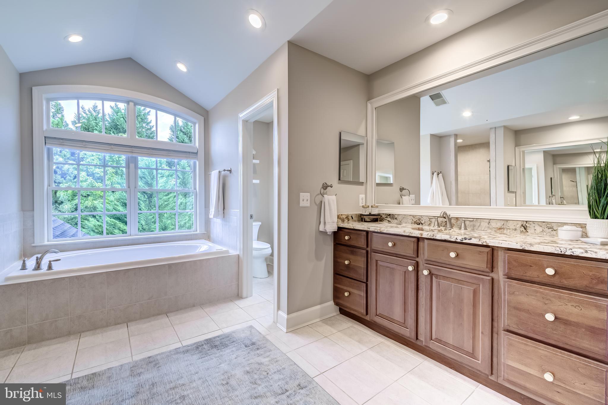 RIVER CREEK - Residential